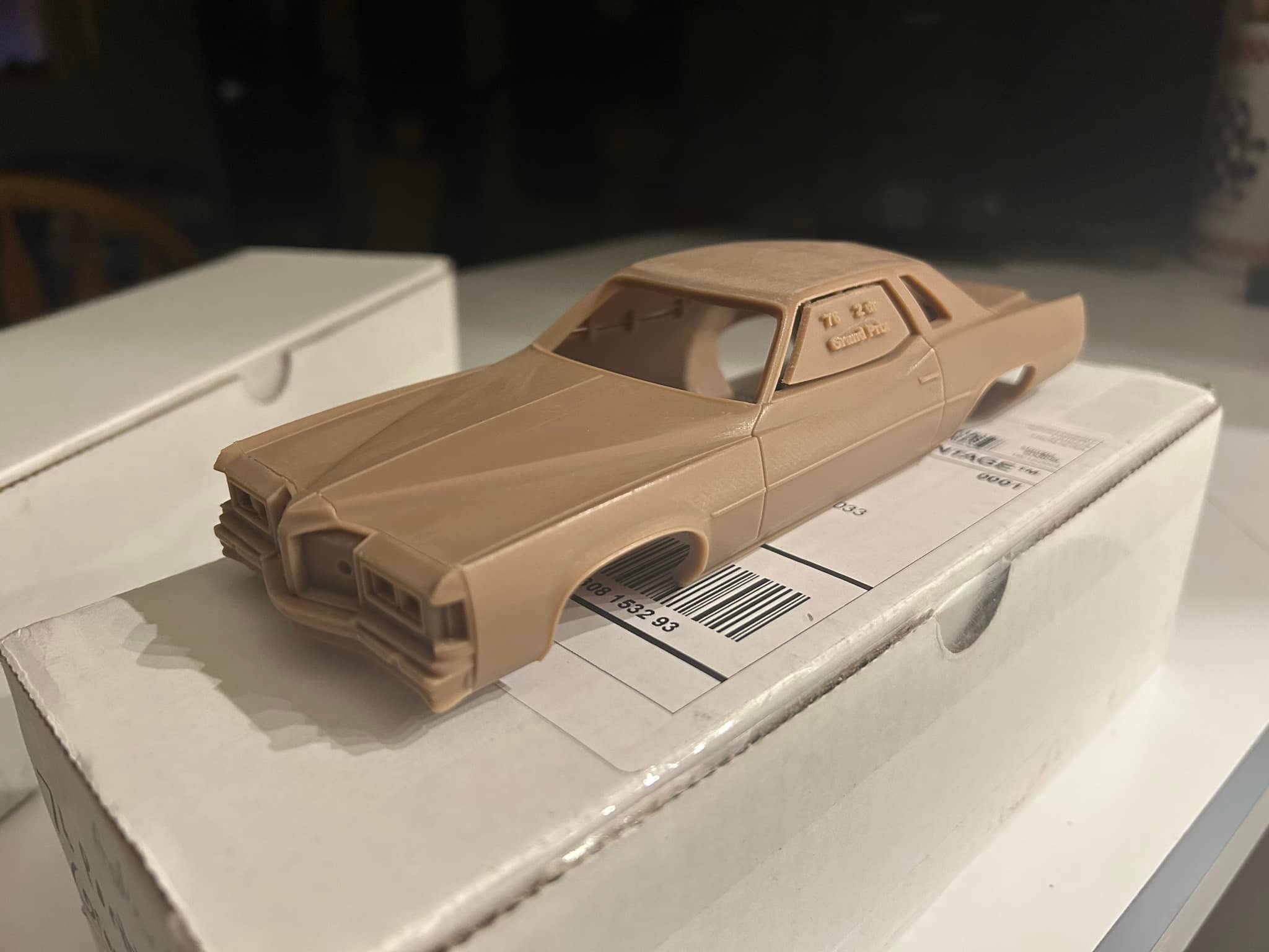 PONTIAC Plastic Model Car Kit + Promo Car Directory--good info 4 buying old kits