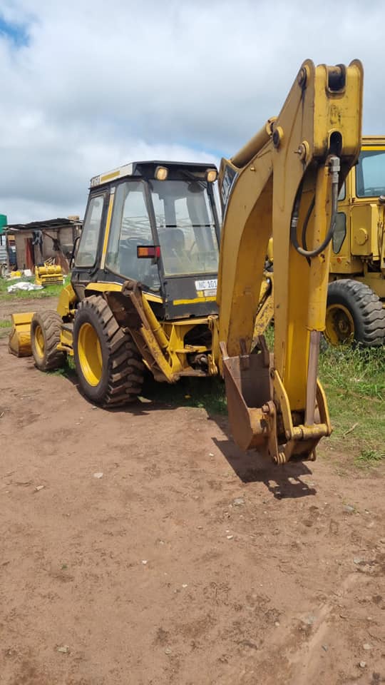 Landboutoerusting te koop en verkoop | CAT 416B AREA : Eston Price ...
