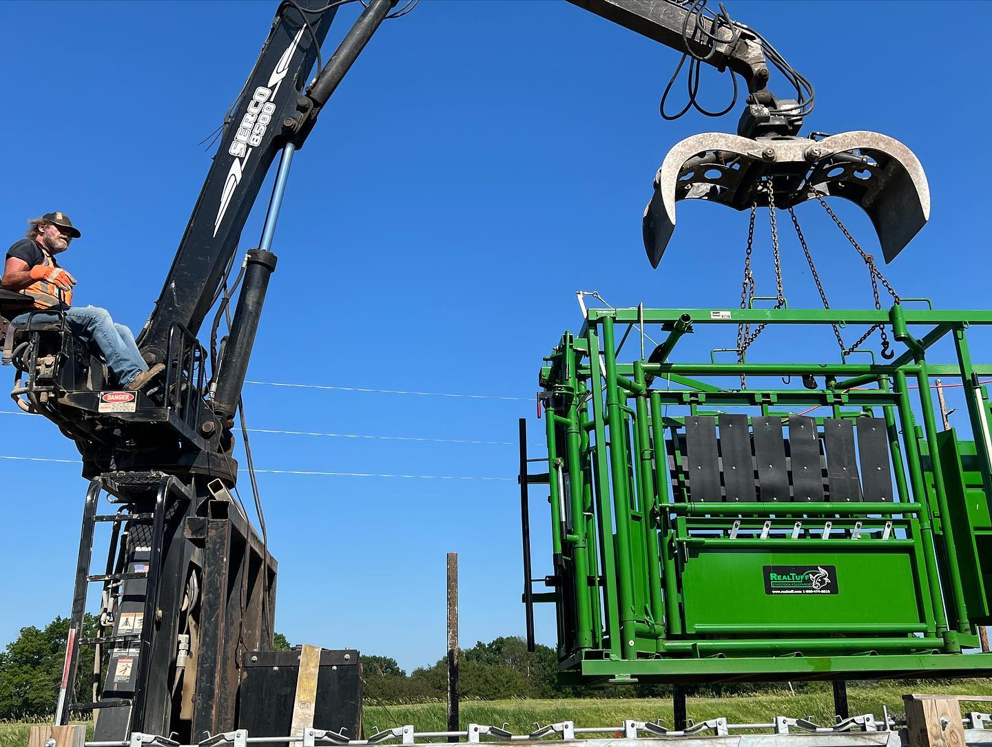 Unloading the Real Tuff... - Real Tuff Livestock Equipment