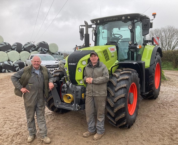 Hamblys - 📷 This ex-hire CLAAS Arion 650 184HP tractor was... | Facebook