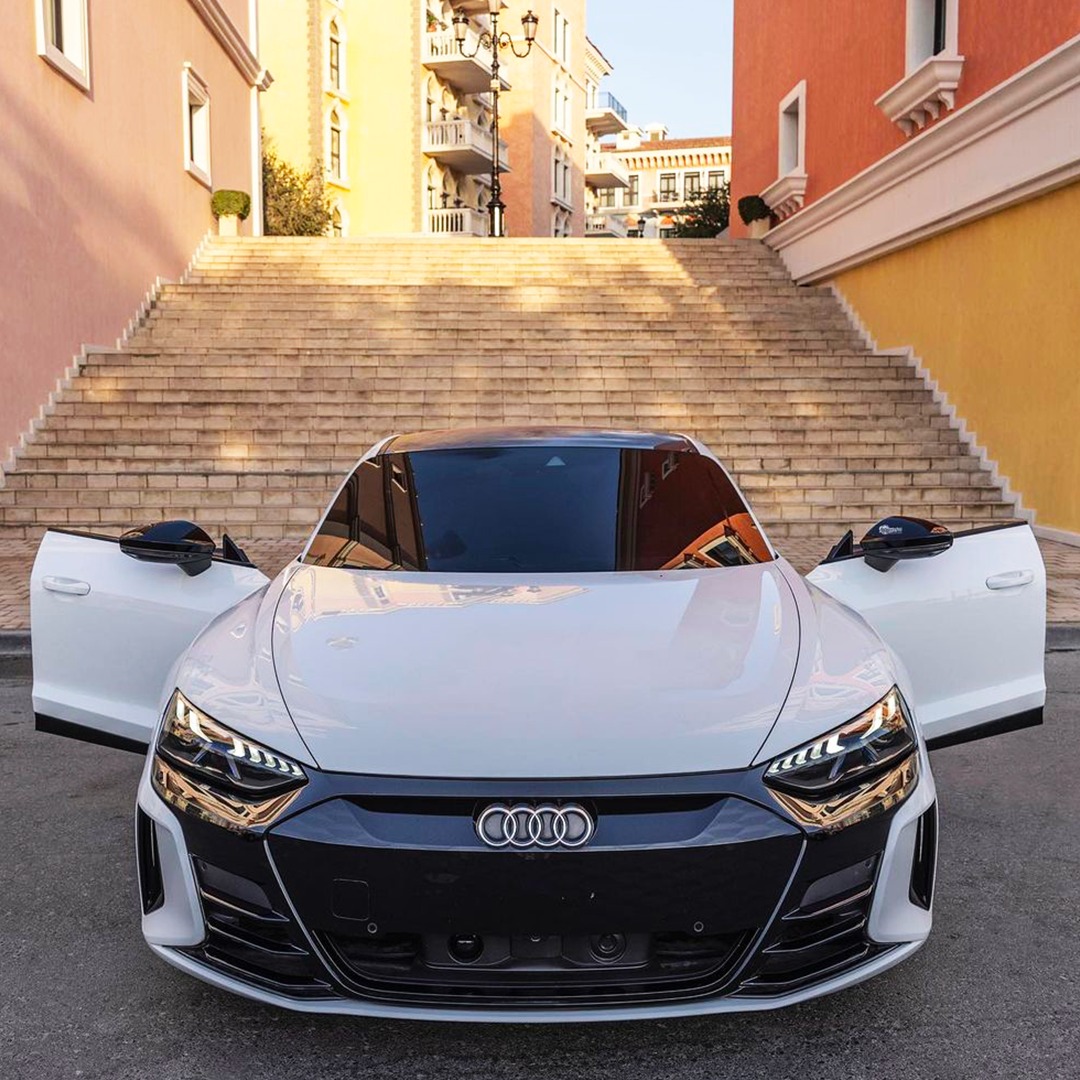 Audi Italia - Sali a bordo di una vettura senza...