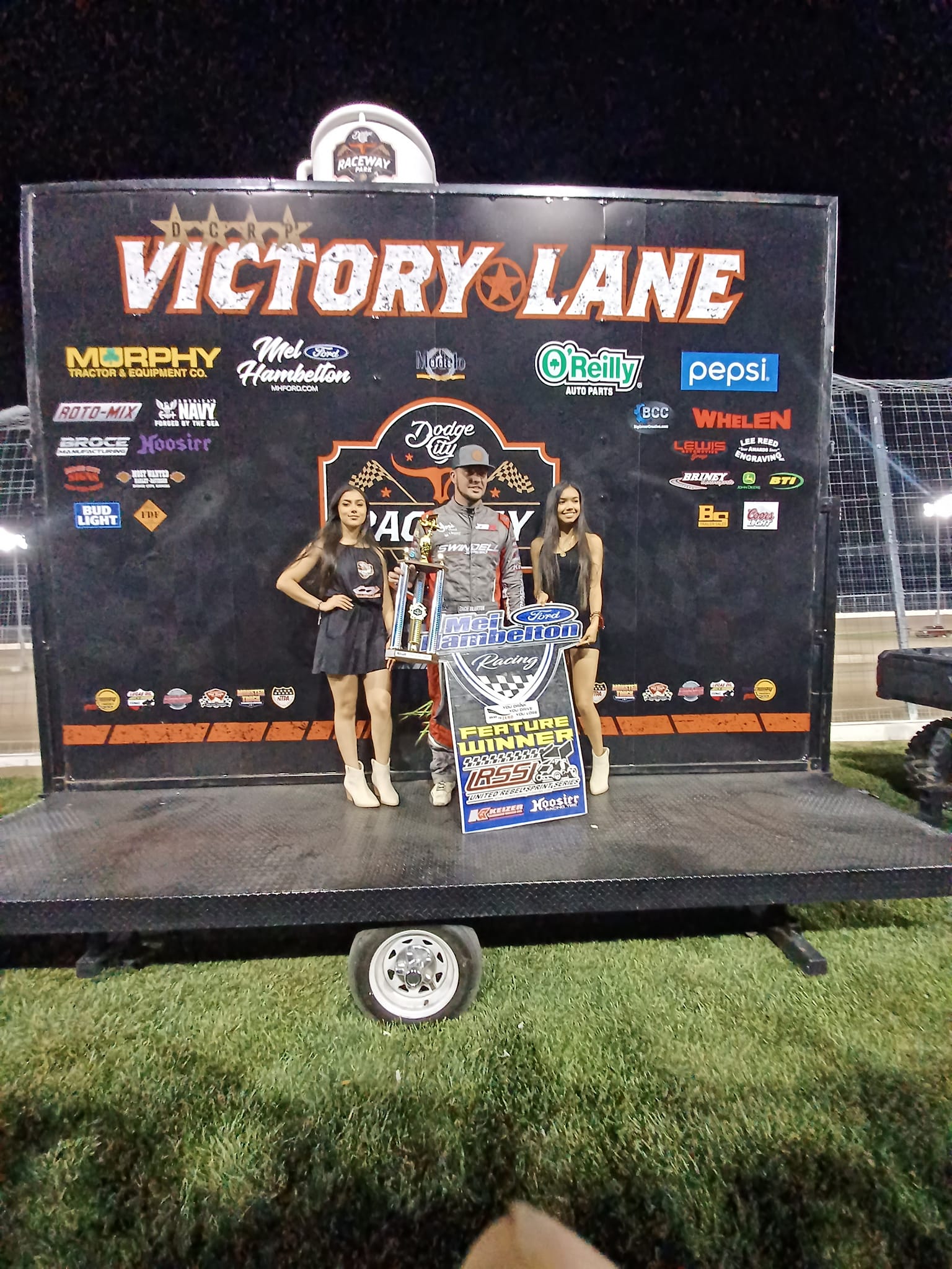 Zach Blurton makes it... - United Rebel Sprint Series (URSS)