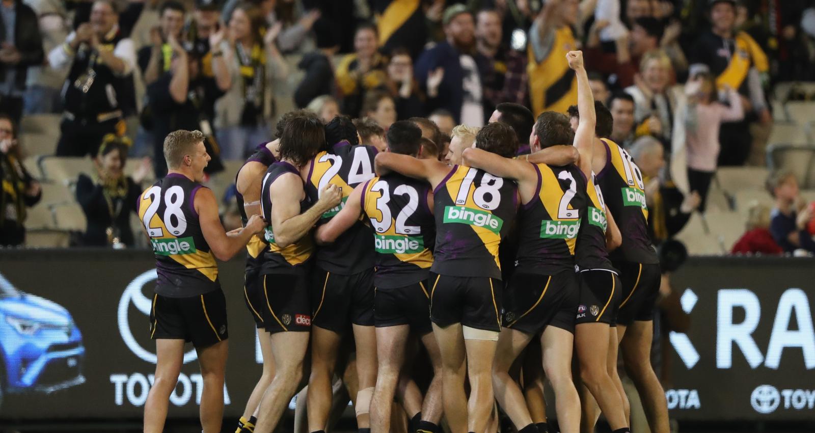 Frankston - What a great effort by our affiliated Junior Football Club ...