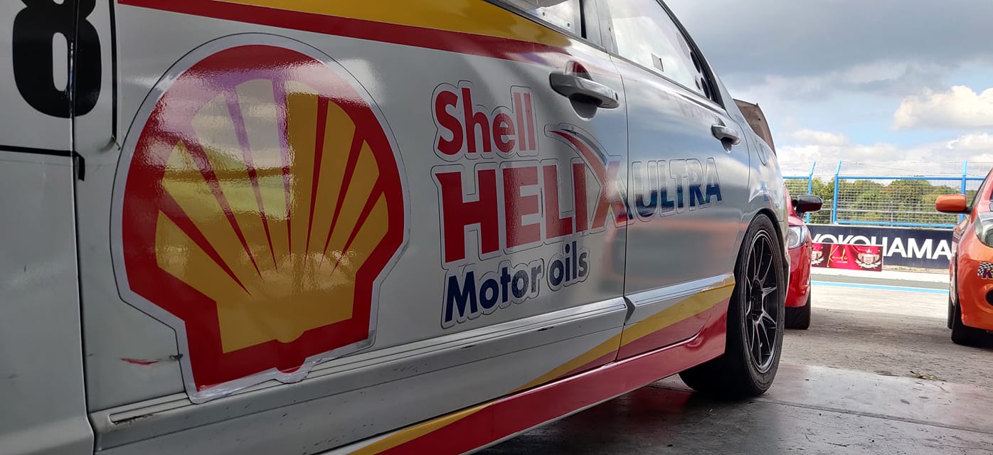 Lubestraders Shell Helix Ultra Racing Team
