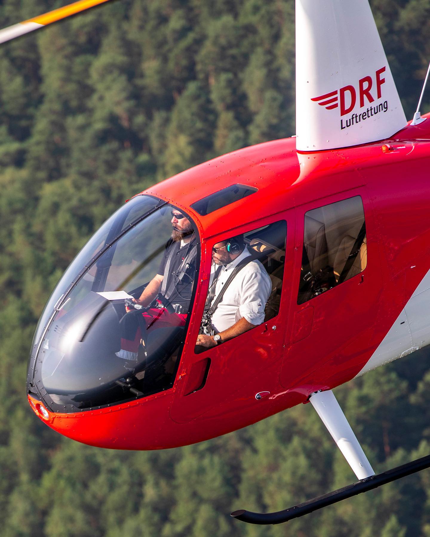 Air rescue with #R44 by... - Robinson Helicopter Company
