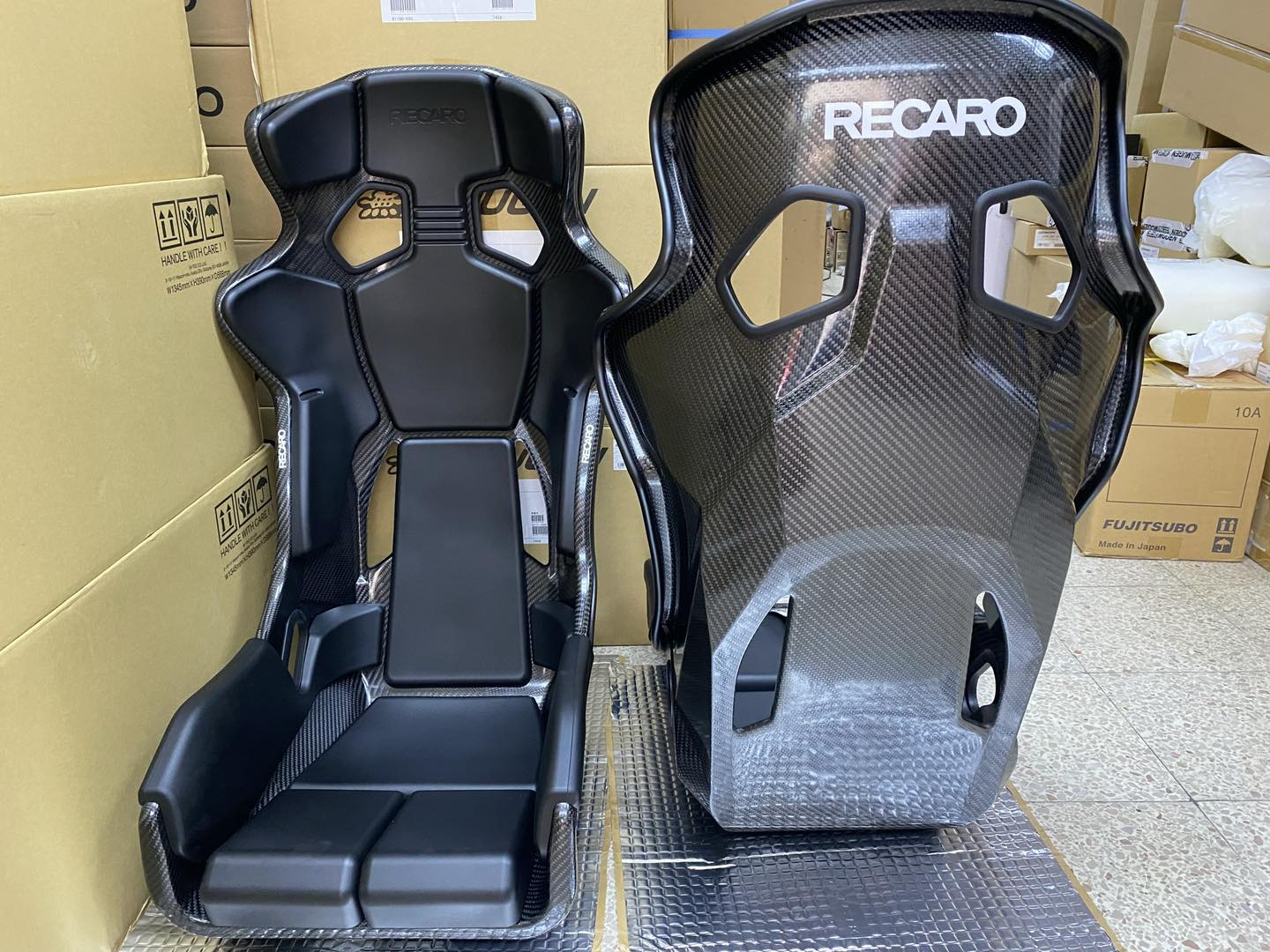 天上人間汽車音响防盜專門店 - 📣📣RECARO PRO RACER RMS 2600A 全碳纖櫈... | Facebook
