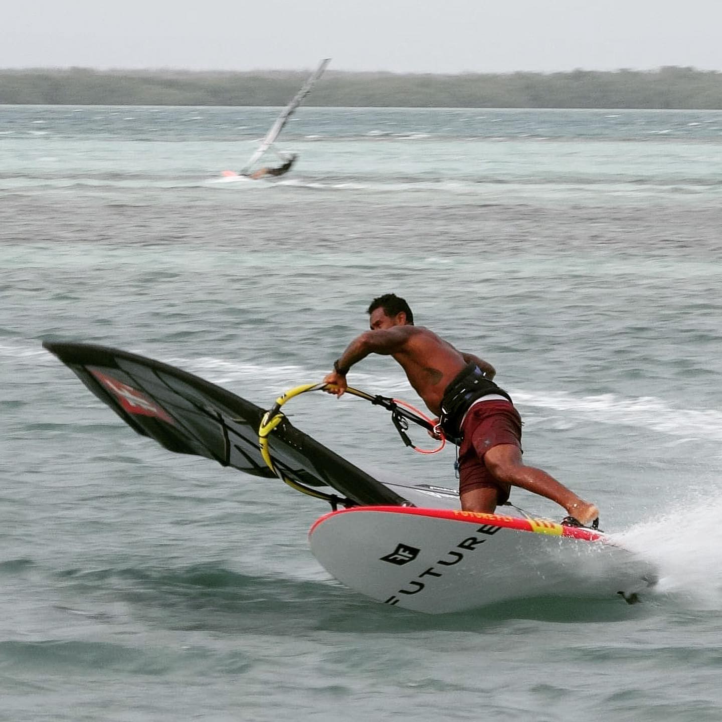 A first look at the Future Fly 117 Dark horse slalom race board