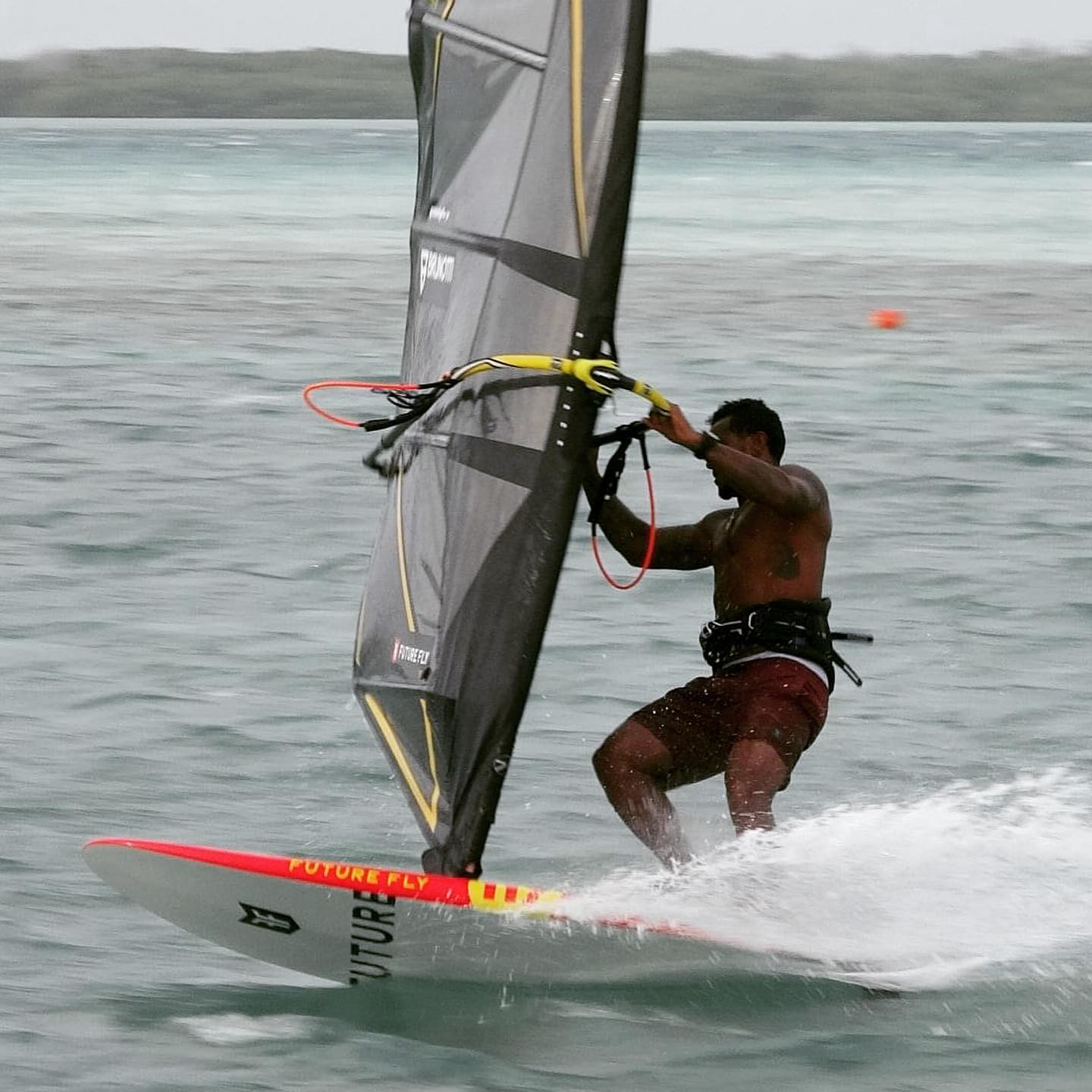 A first look at the Future Fly 117 Dark horse slalom race board