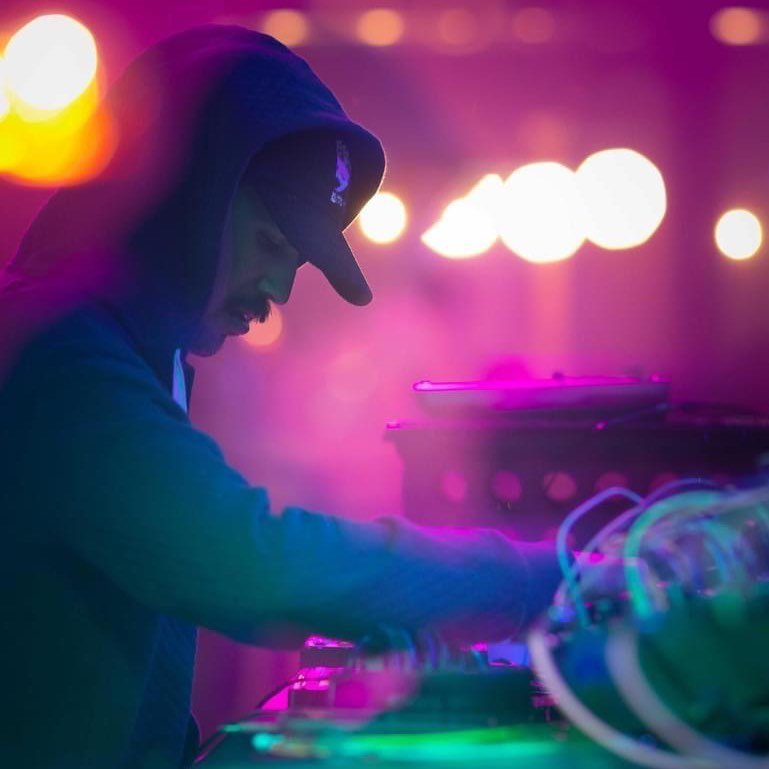 SIDEQUEST: A LIGHTS OUT, FOGGY DANCE FLOOR RAVE at The Milestone on ...