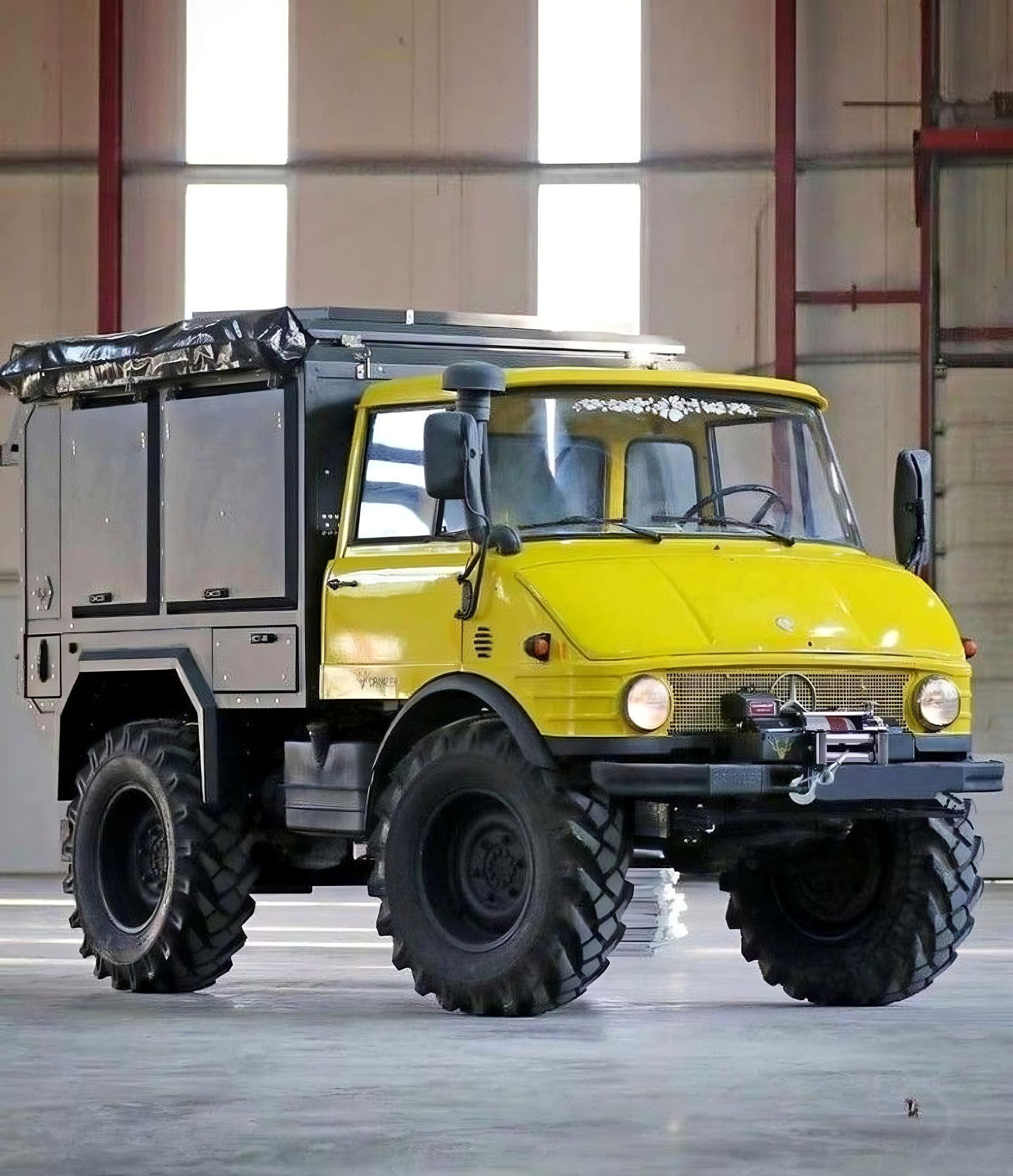 Mercedes-Benz Unimog U5000 Van #offroad #mercedesbenz #4x4 #viral #fyp