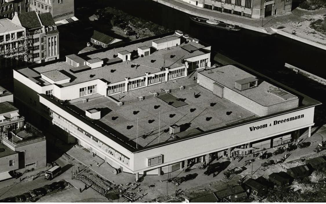 platform-wederopbouw-rotterdam-vroom-en-dreesmann-op-3-november-1950