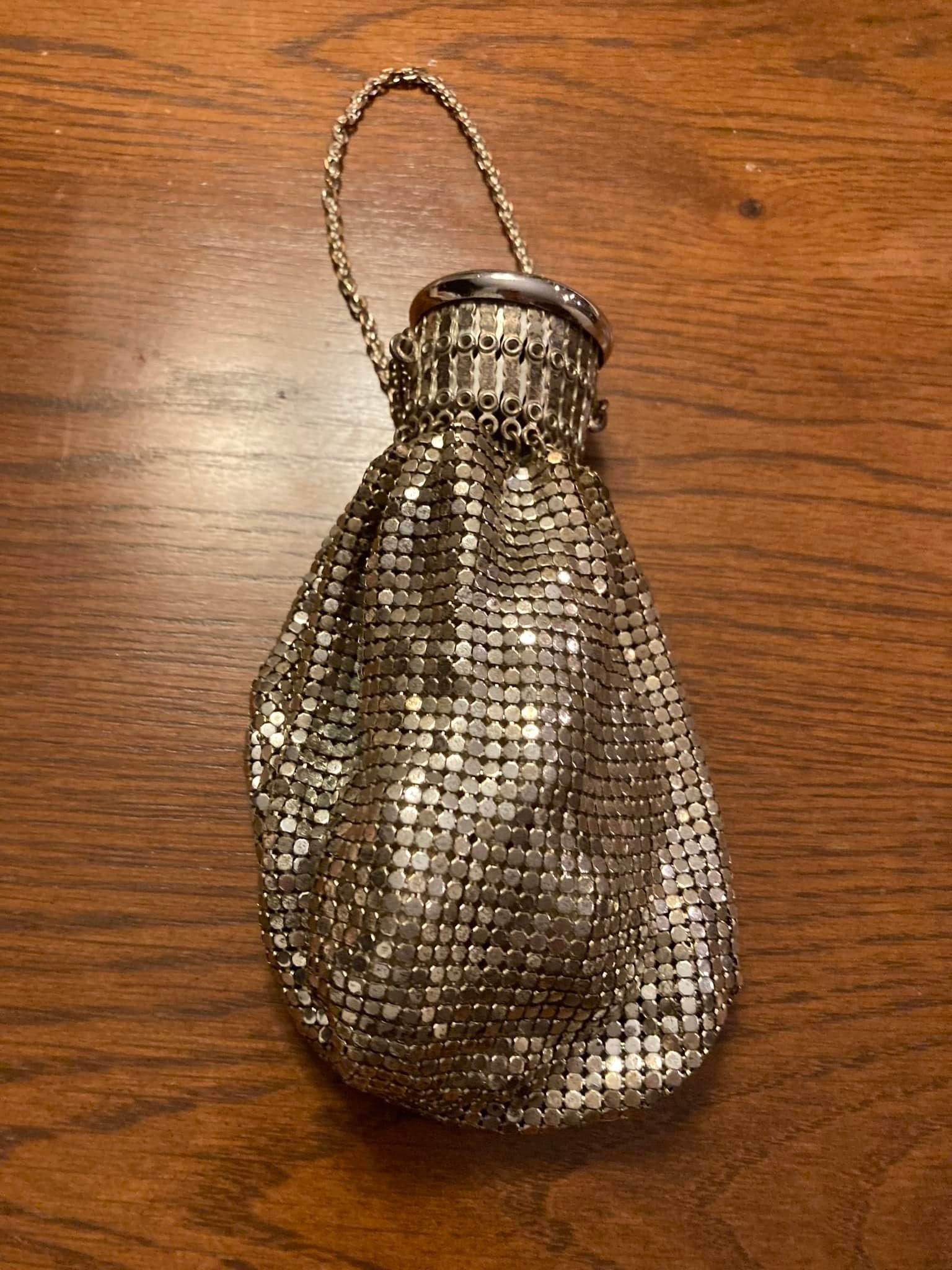 Found this 1920s (I think, may be later) Whiting & Davis mesh bag 