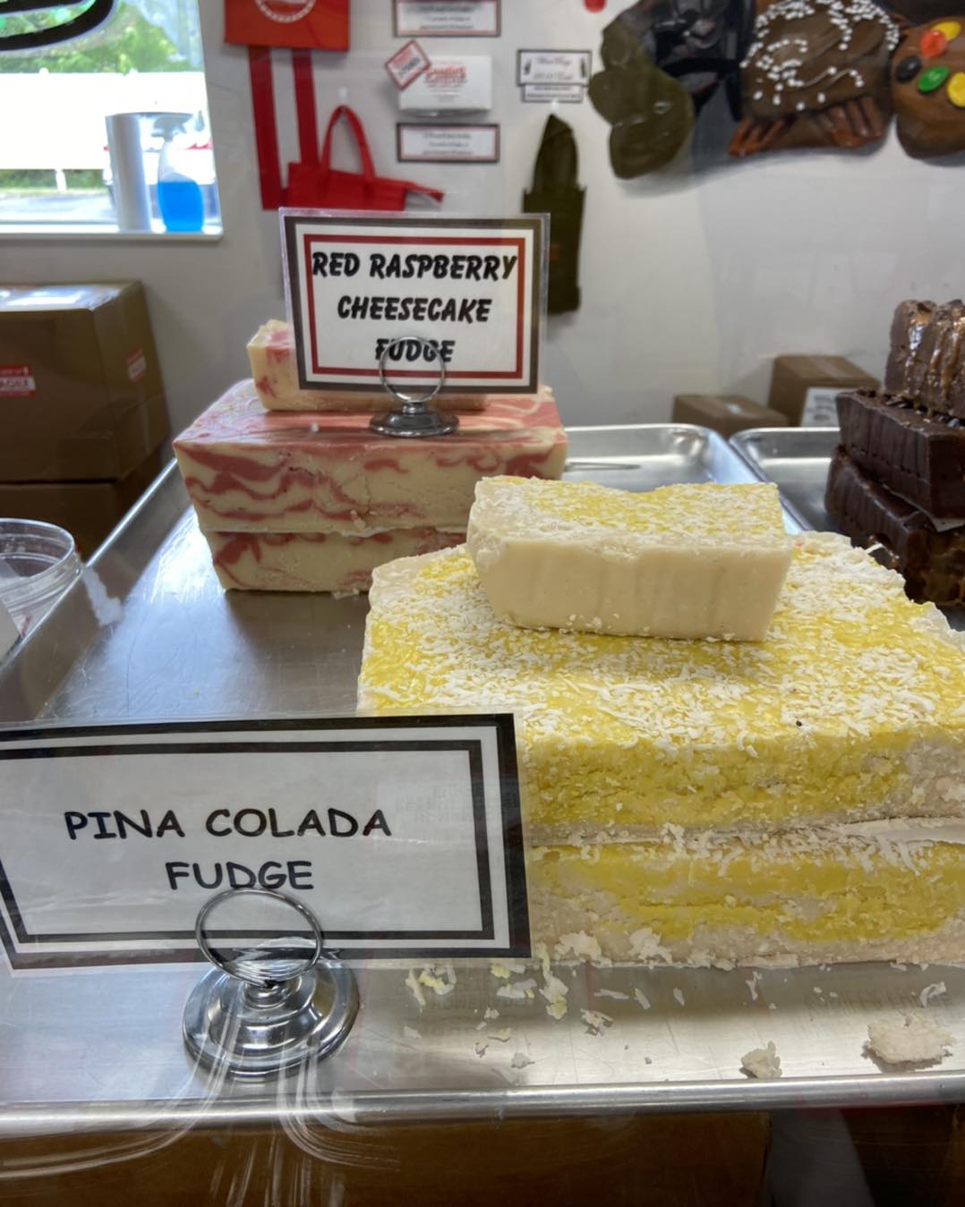 Our fudge counter is FULL!!... - Best of Grandpa's Cheesebarn | Facebook