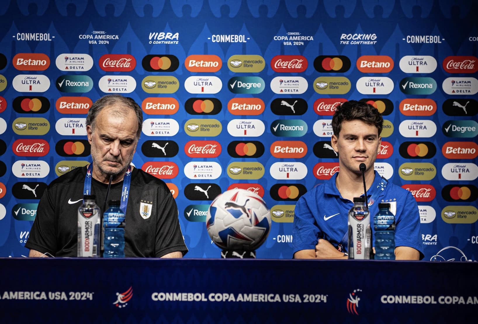 In a press... - Seleçao: Rulling Football World since 1914