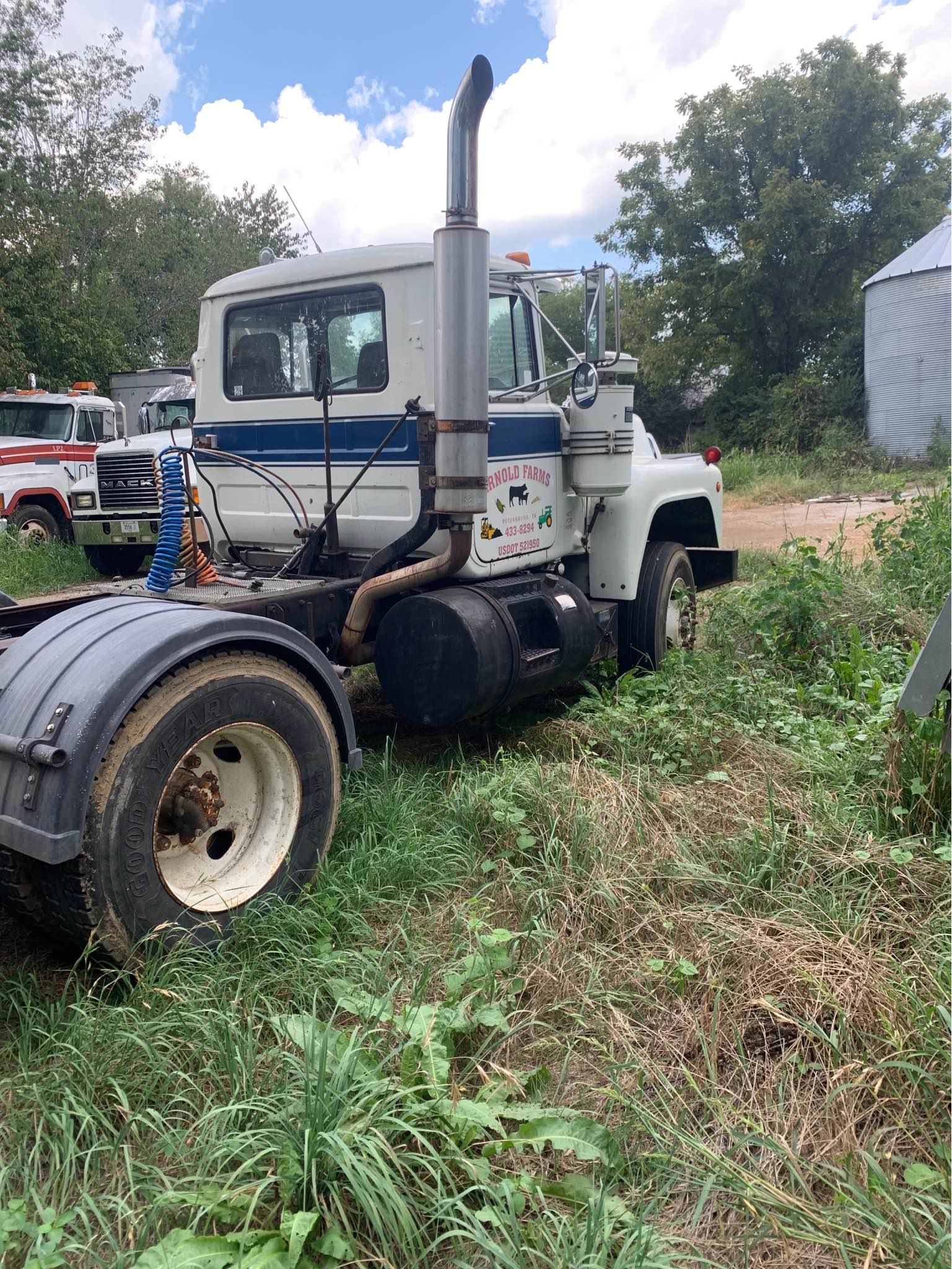 1987 Mack r model