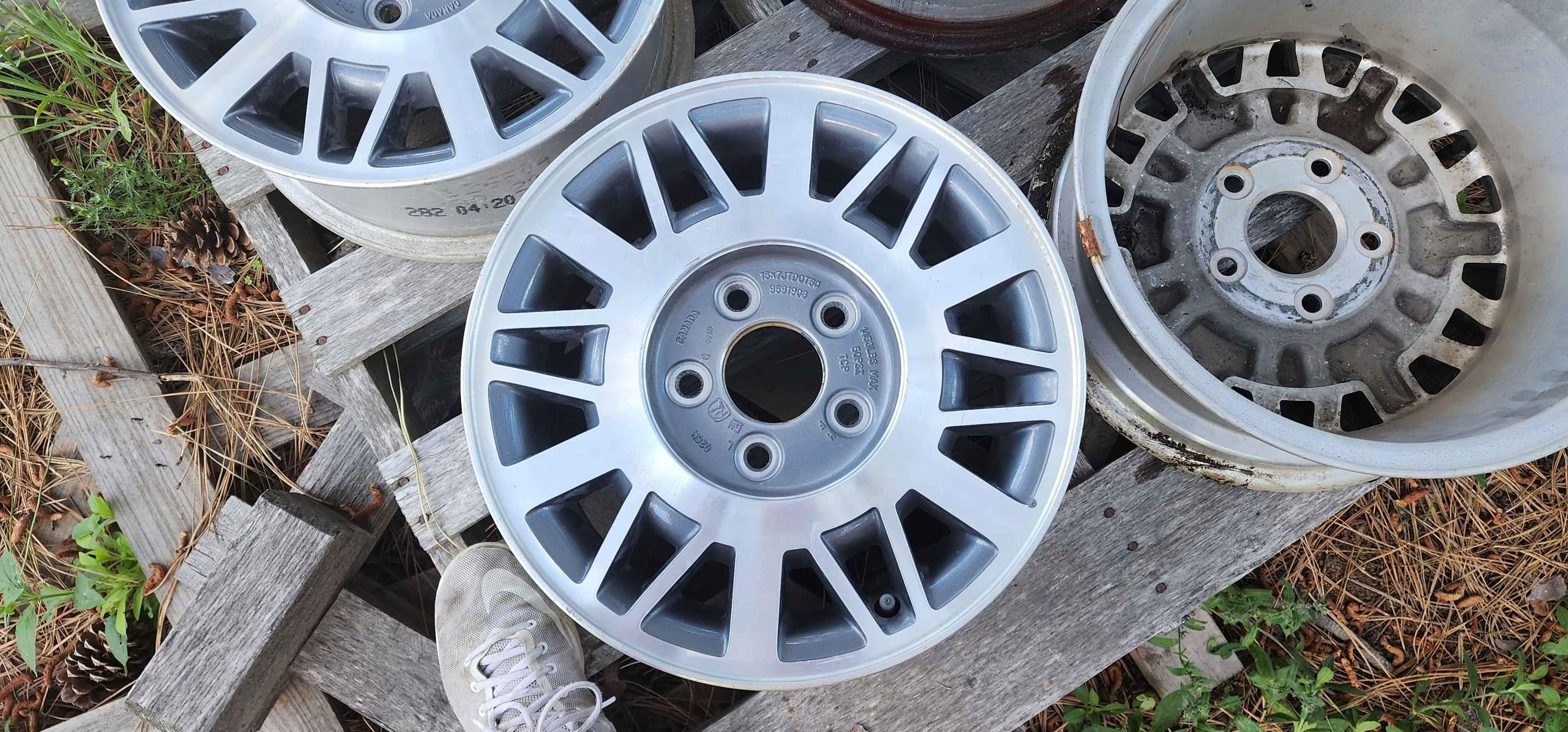 Silver rims 15x7 5 lug Car Wheels, Tires & Parts Hayden Lake, Idaho