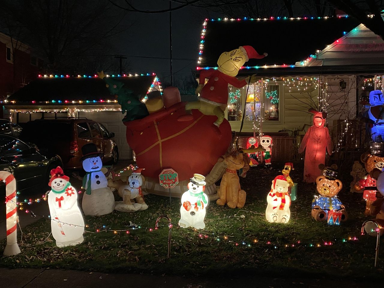 And the People's Choice Award in the 2022 Holiday Decoration