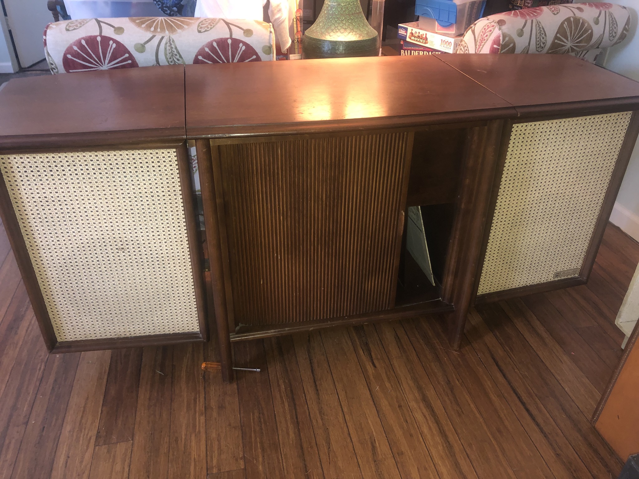 New project Packard Bell 601, someone has removed turntable, but