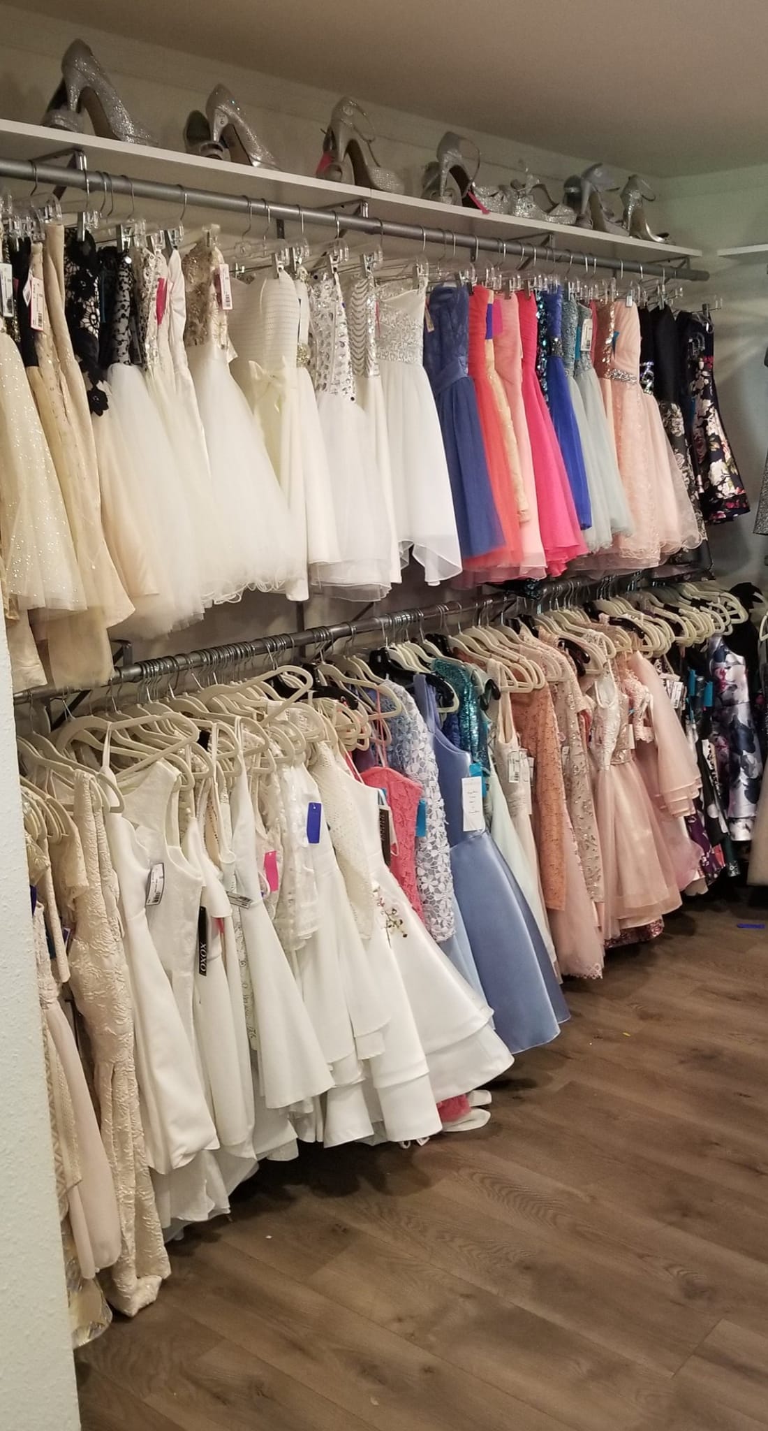 Where to buy homecoming dresses in or near Baraboo, WI?
