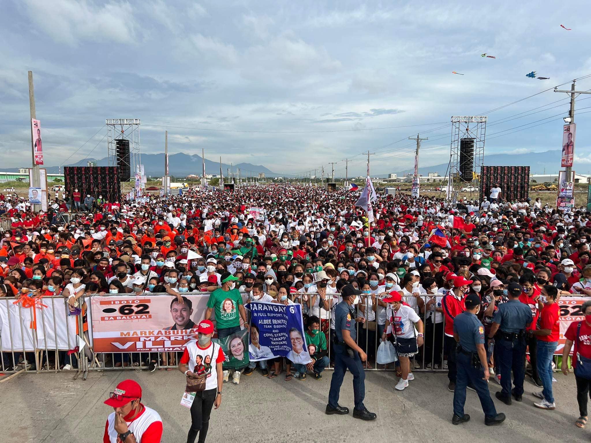 Digicast Negros - LOOK. The crowd at the Bacolod...