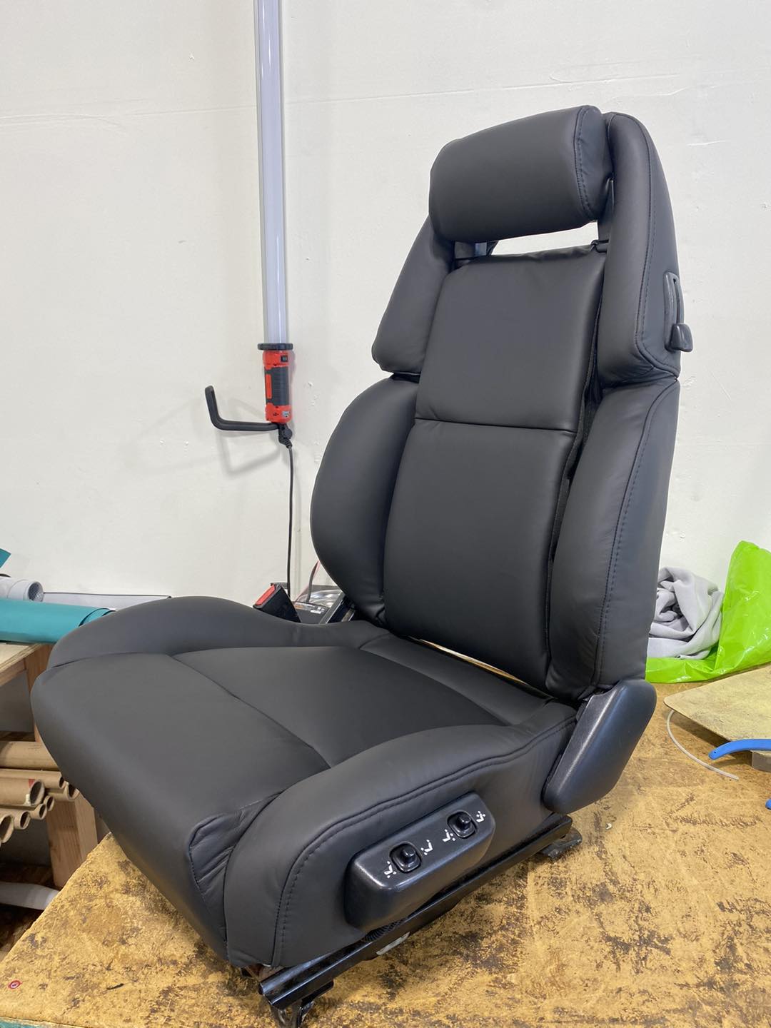【kawais】 leather chair seat<garbon>_navy Pair of 1996 Nissan 300ZX seats fully reupholstered with brand new