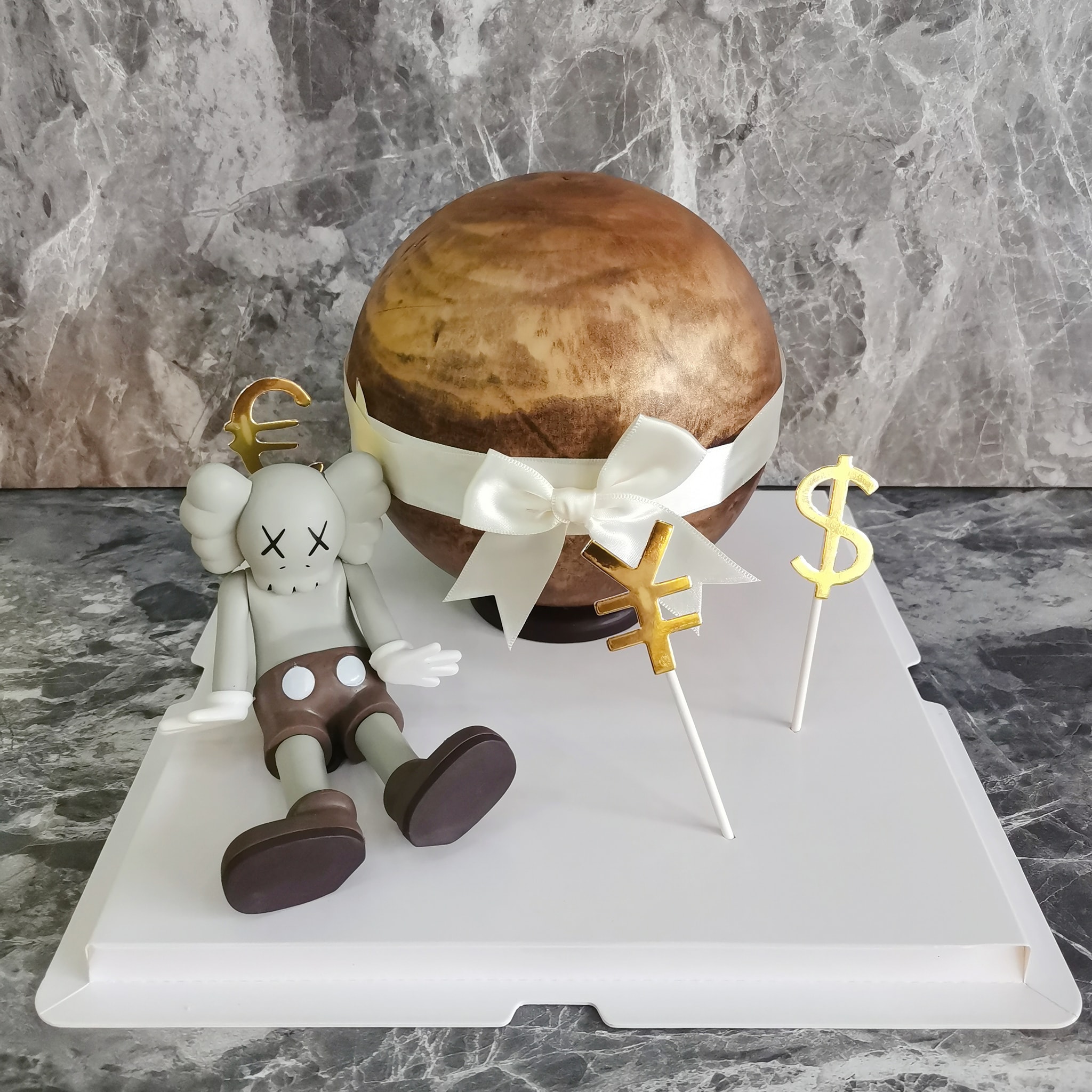 #kaws #敲敲乐蛋糕 #美人鱼 #小情侣 #奥特曼 #恐龙... - FUN Bentong Cake House | Facebook