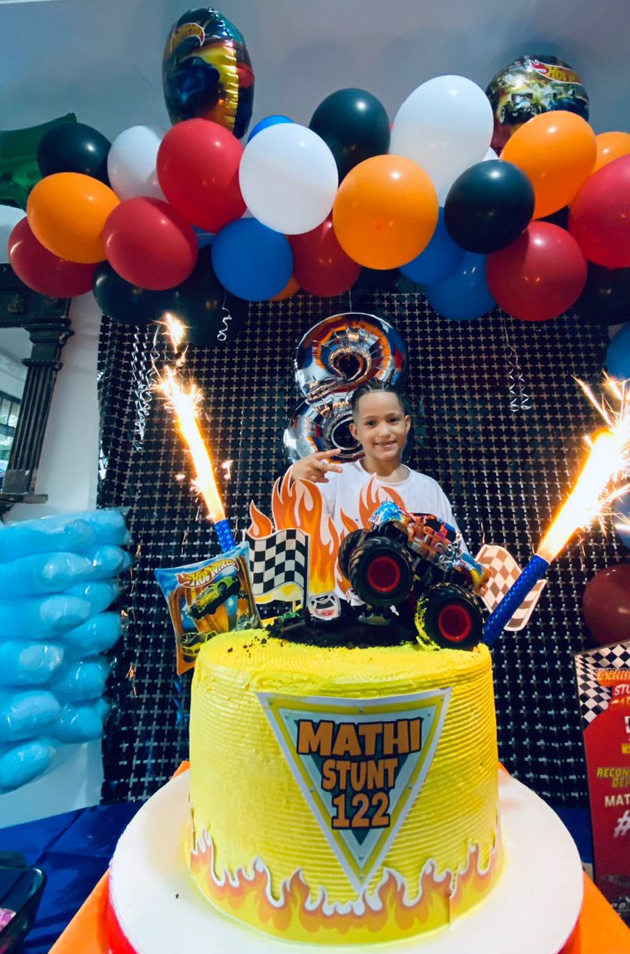Mathi Stunt 122 | Neiva