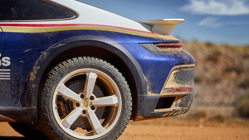 Beemax kit of Porsche 911 Carrera 3.2 4x4 Paris-Dakar winner