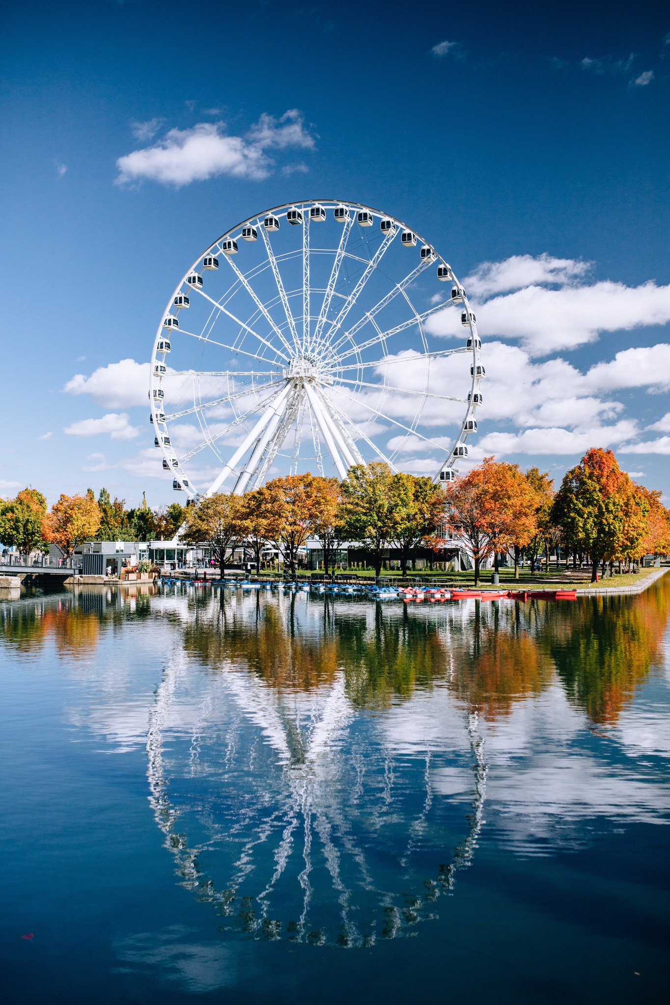 La Grande Roue de Montréal est ouverte du lundi au dimanche de 10h à ...