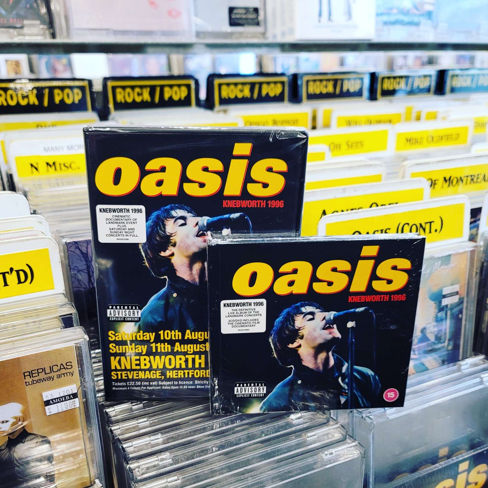 A live recording of Oasis