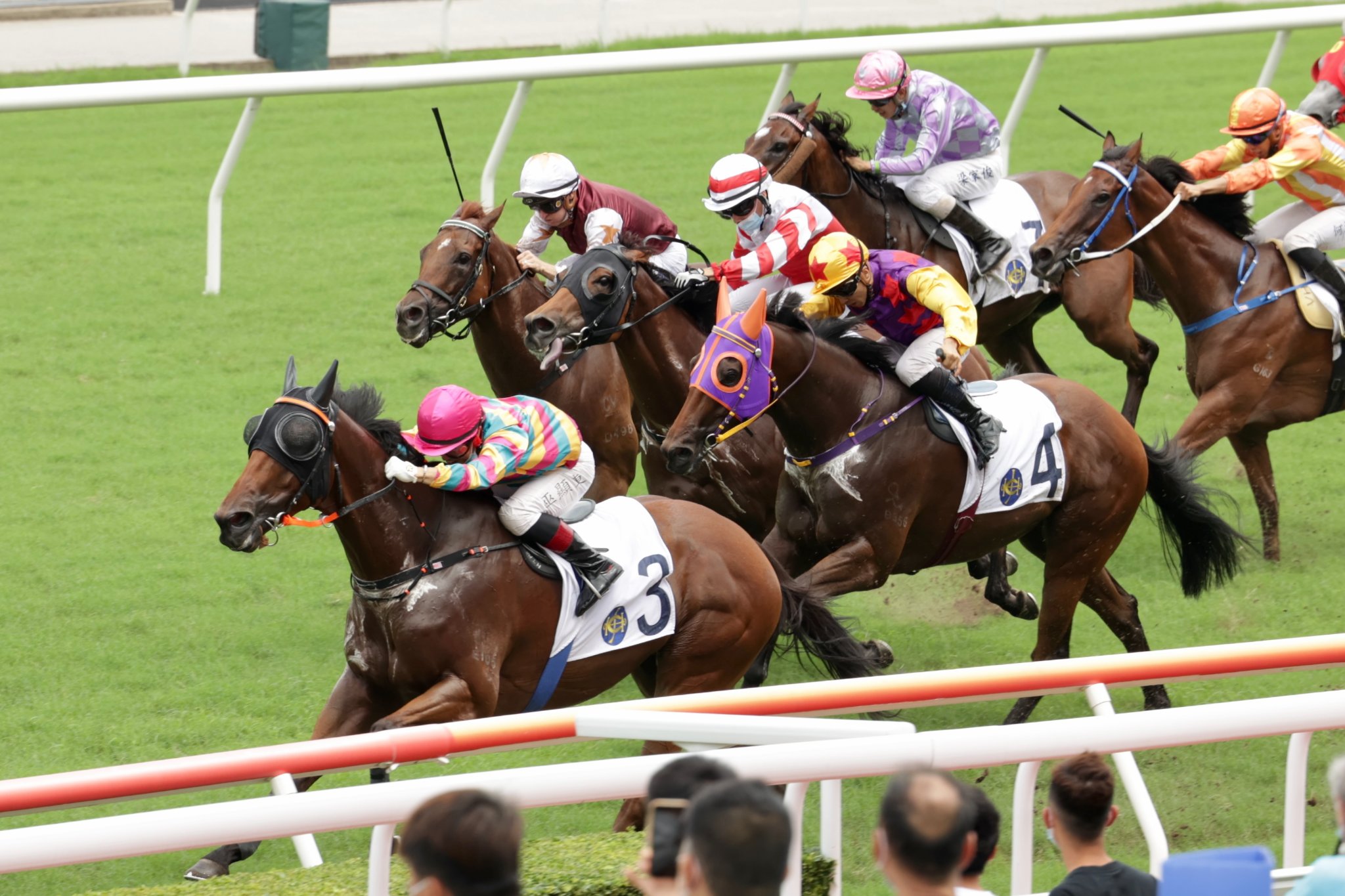 「輗多福」巫顯東一放絕塵起孖，替徐雨石馬房爭取寶貴頭馬，睇番巫顯東今季9W... - 超班馬簿 HK Racing Post | Facebook