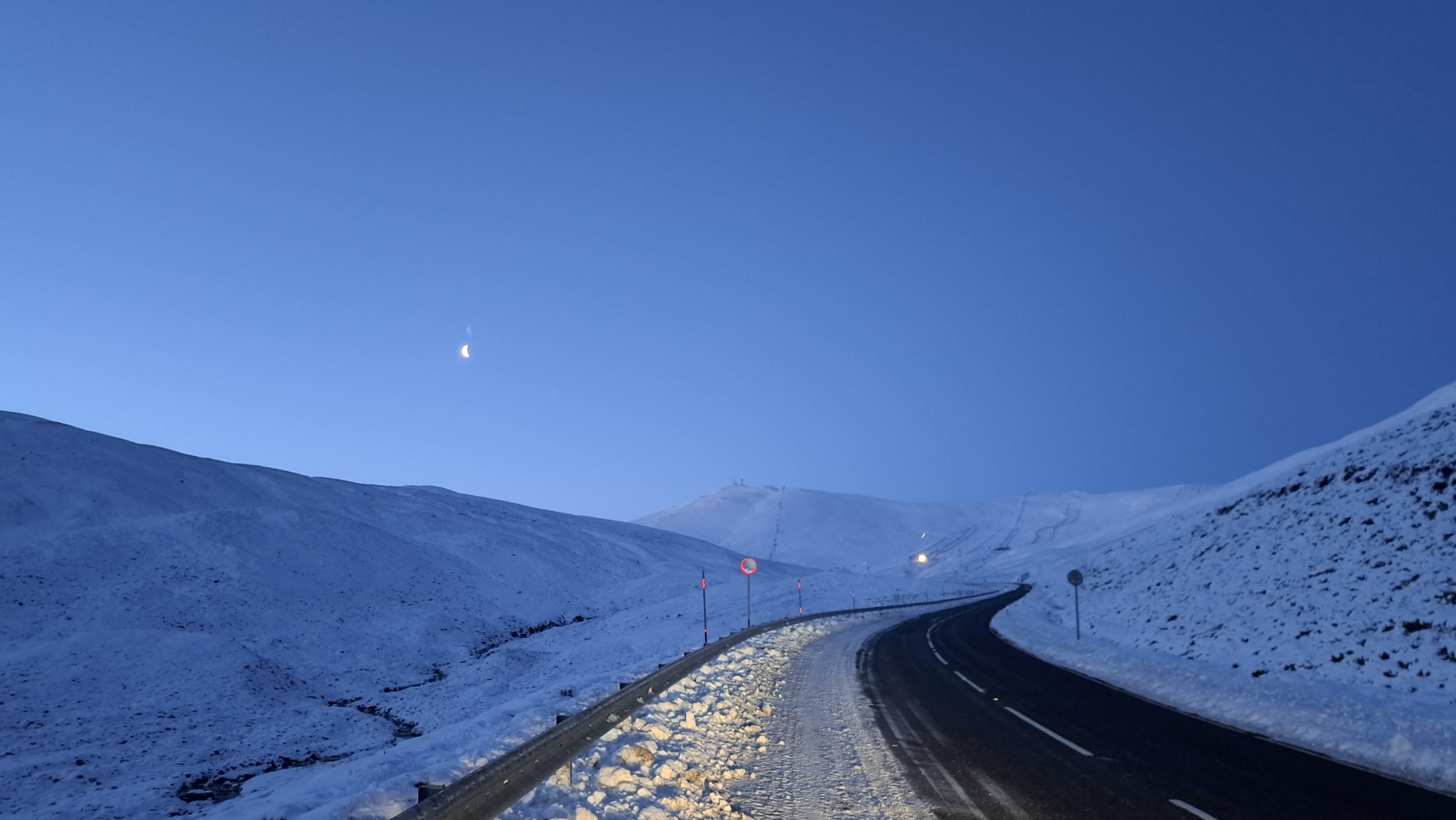 Glenshee - Morning, Beautiful start to the day, -9.5 overnight and ...