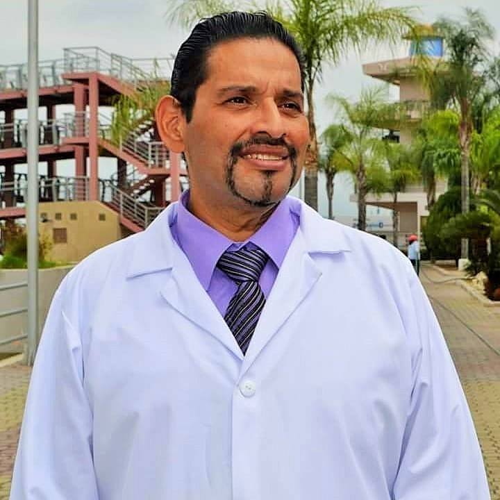 Dr. Roddy Tumbaco
