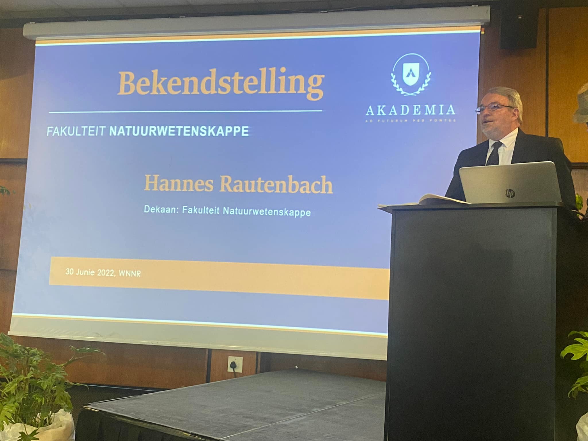 akademia-prof-hannes-rautenbach-dekaan-fakulteit