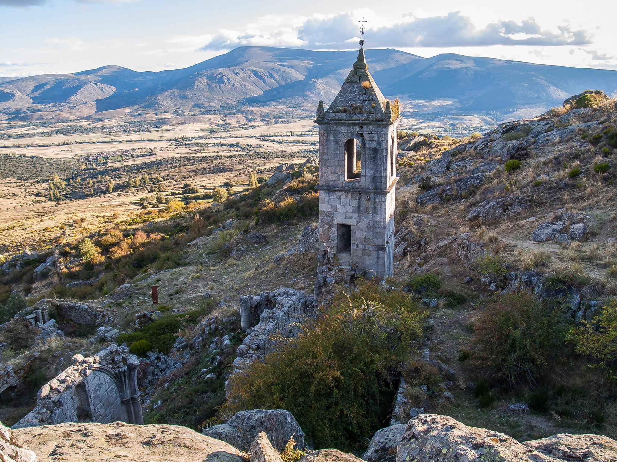 El Libro del Monasterio del Risco. La Reconquista del Patrimonio. | Ávila