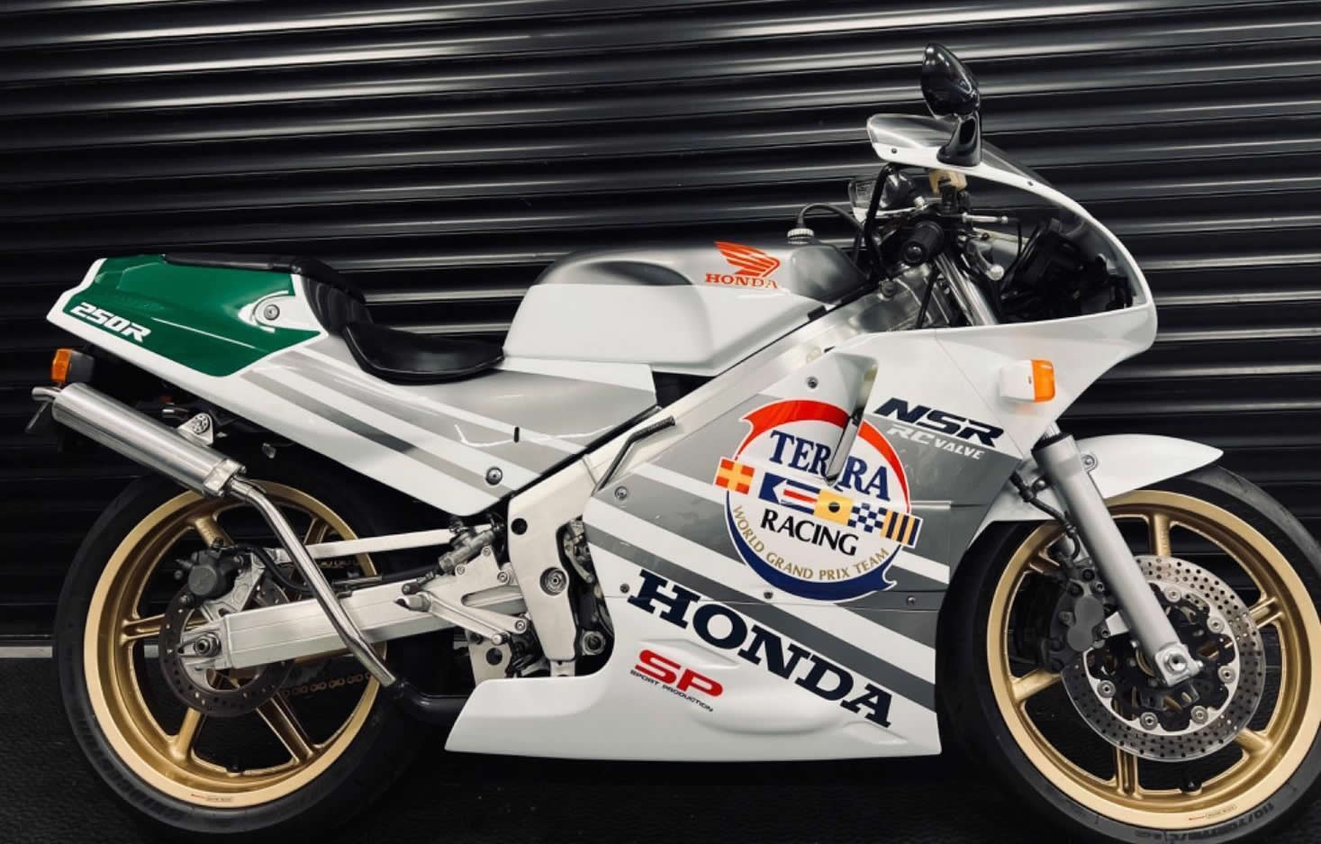 Honda NSR250 MC18. Love these Seed Racing colours and you don't