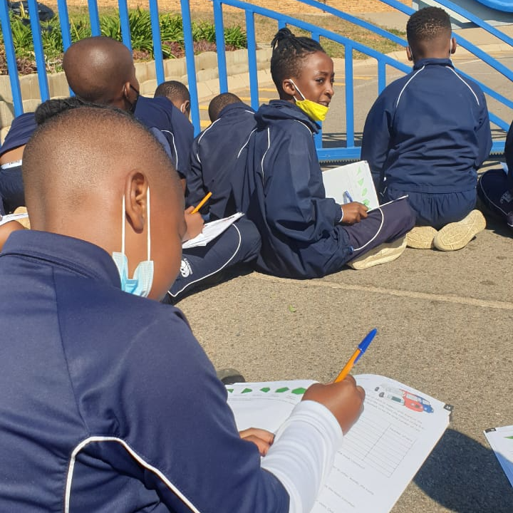 The Grade 4 learners are counting cars... - Curro Thatchfield