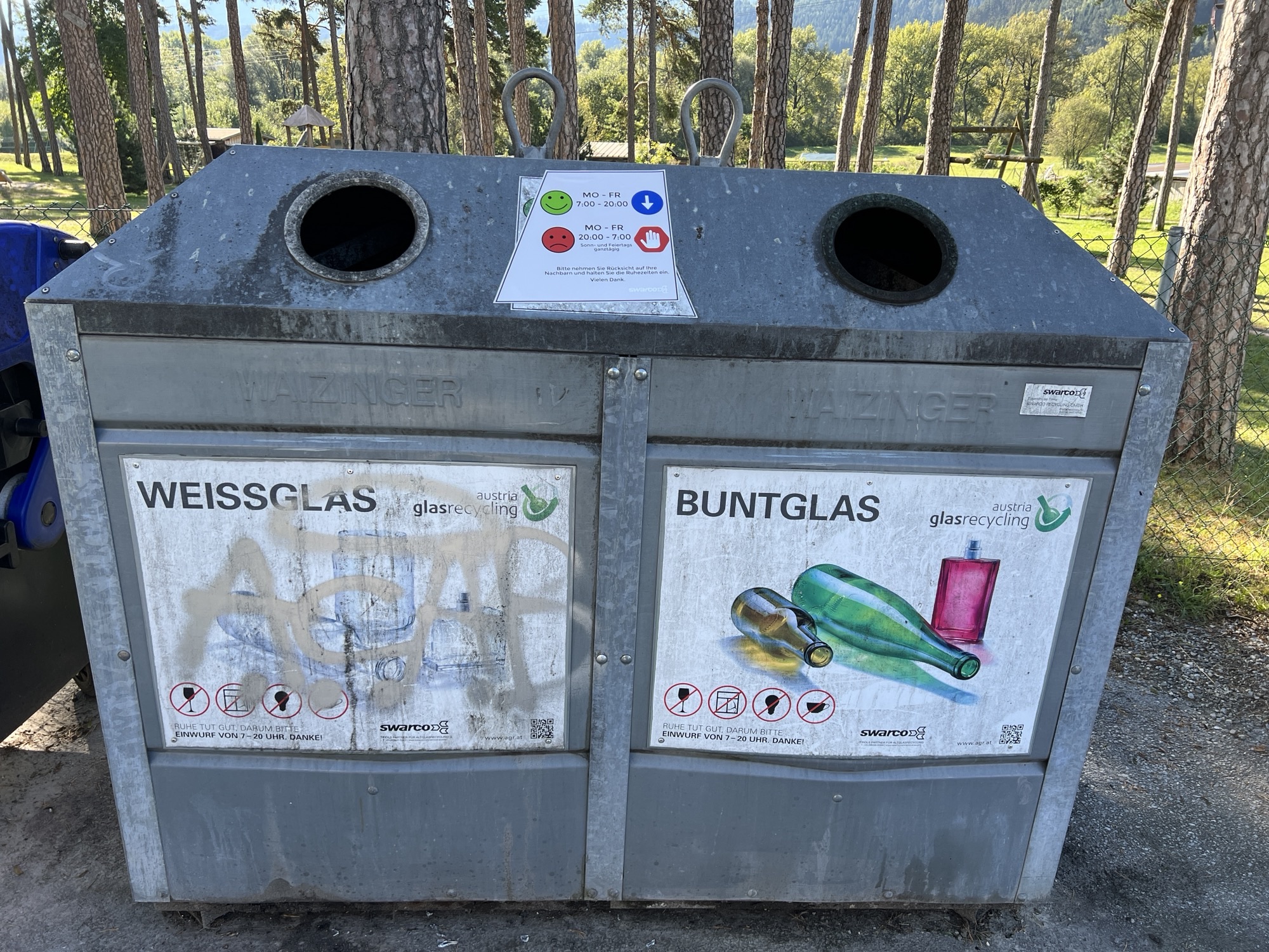 🍾🥫Glas- und Dosenentsorgungshinweis in der Gemeinde🍾🥫 Liebe Bürgerinnen und Bürger, wir bitten um Ihre Mithilfe, die auf den Dosen- sowie Glascontainern angebrachten Hinweise zu beachten. Bitte nutzen Sie die Container nur während