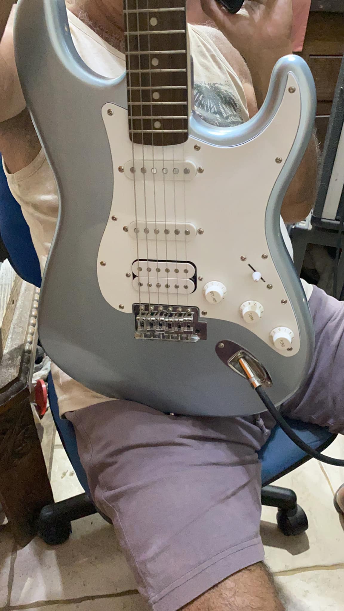 改造 Squier Stratocaster Upgraded China Squire Affinity Strat with Fender parts and custom