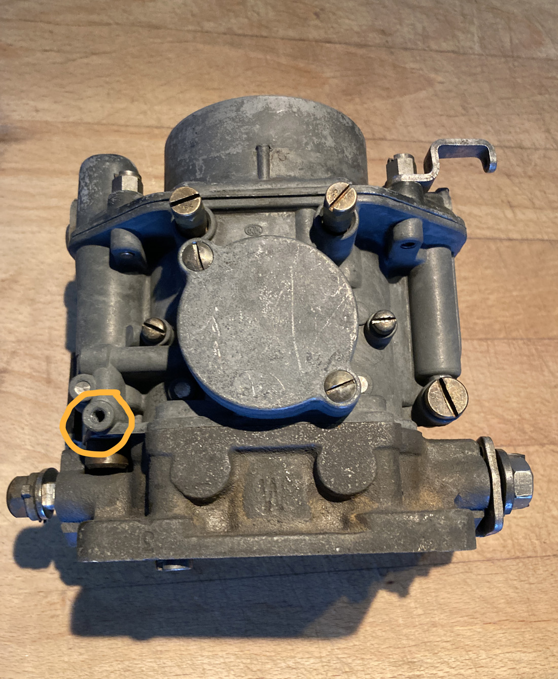 What part goes into the hole in 32 NDIX carburetors for a 1964