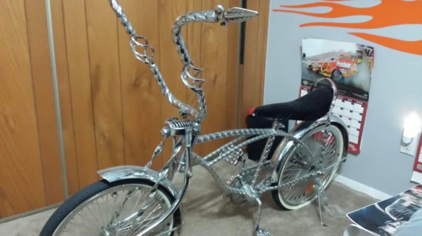 fantasy lowrider bicycle 20" Complete Bike Neo Chrome Mustang GT Another Head Turner from Micargi Our new Mustang GT sports a newly designed moon handlebar with very simplistic decals to not take away from the beauty of the frame The original Fantasy Toys Lowrider