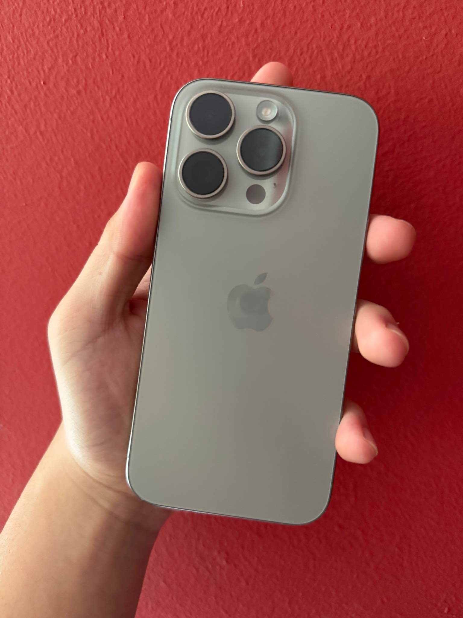 Iphone 15 Pro , Natural Titanium 128GB Battery health 98% No 