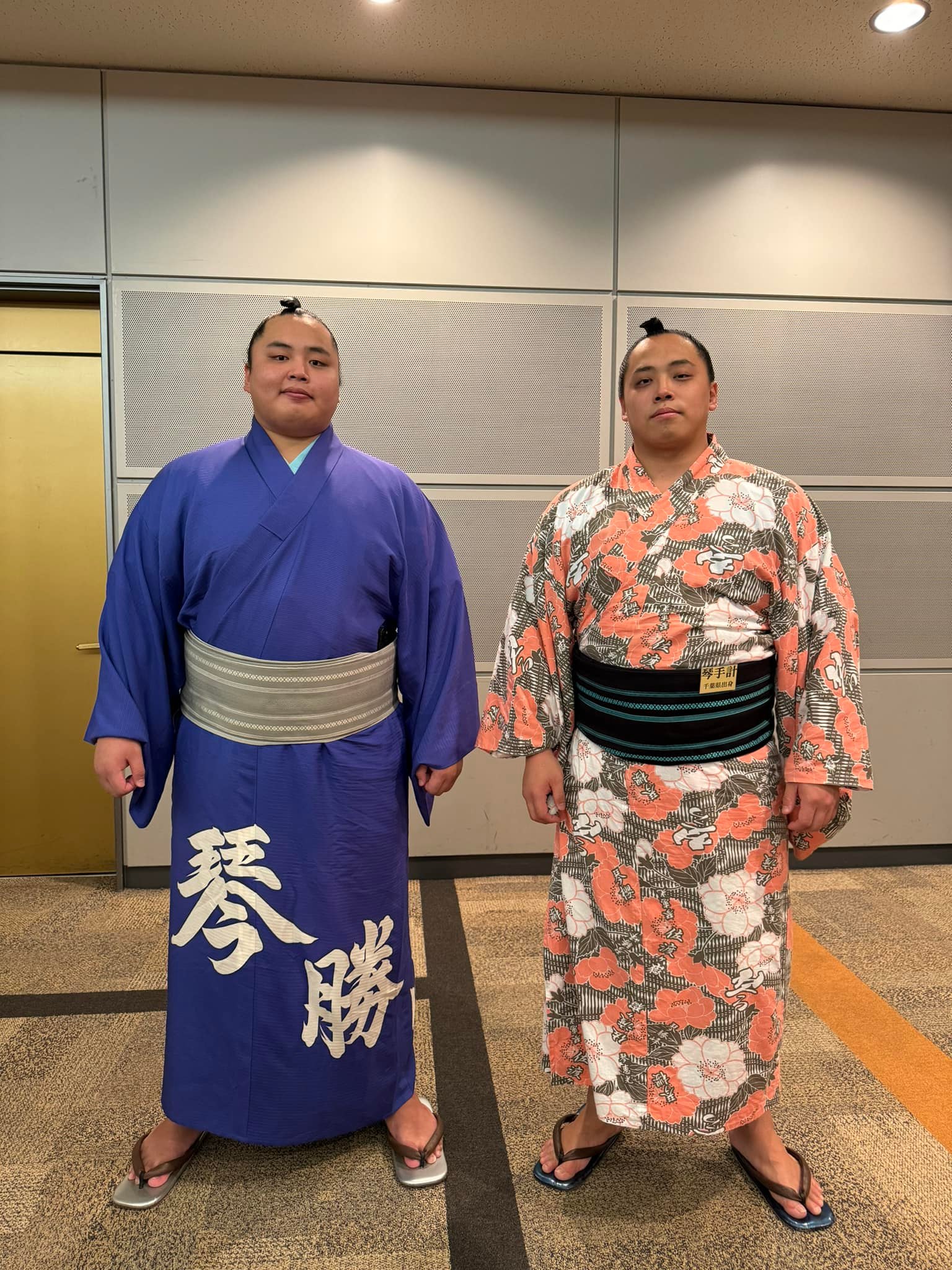 琴翔峰 兄弟