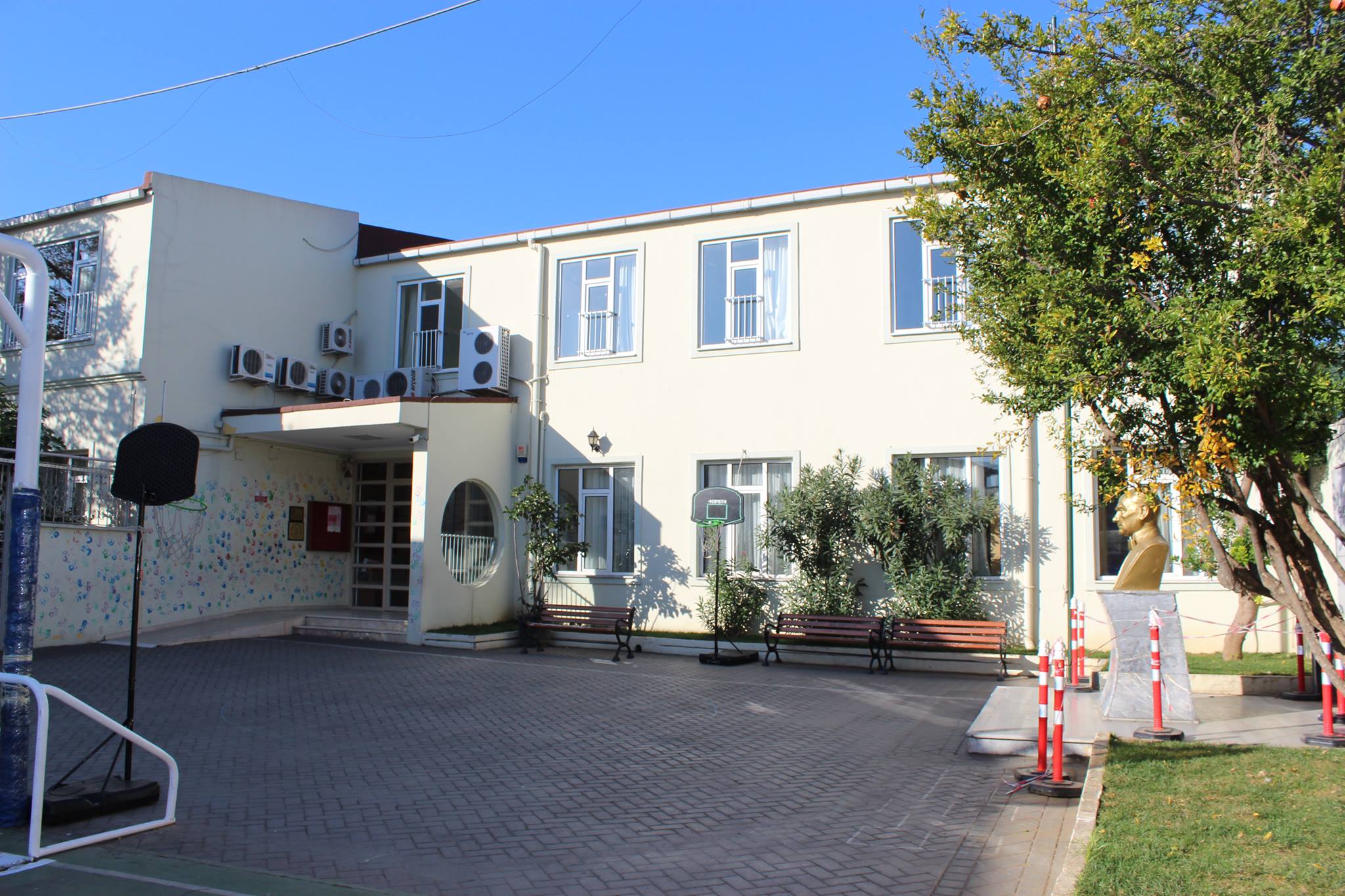 zel-surp-ha-zel-surp-ha-t-brevank-ermeni-lisesi