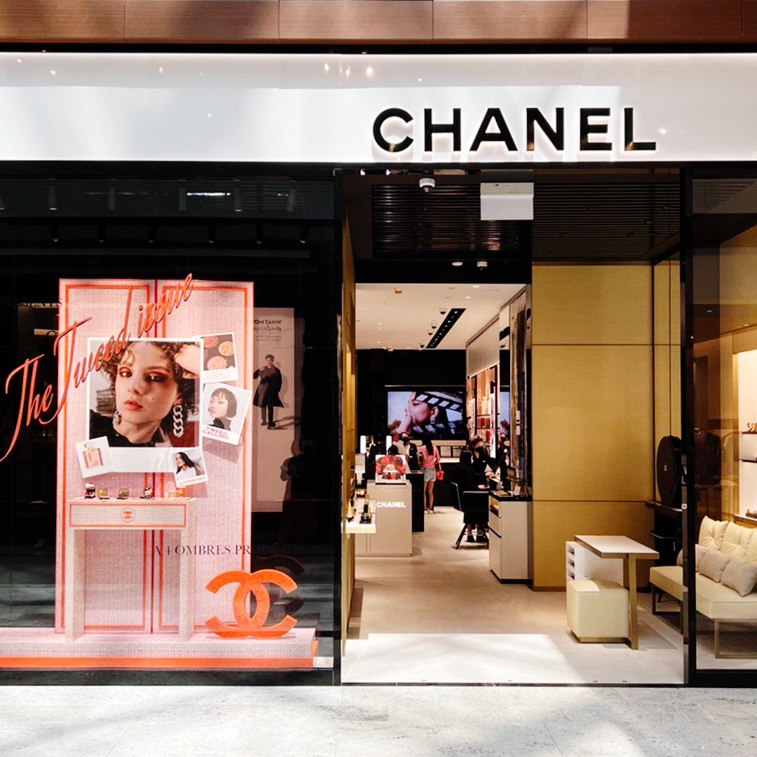 “A girl should be two things:... - Raffles City Singapore
