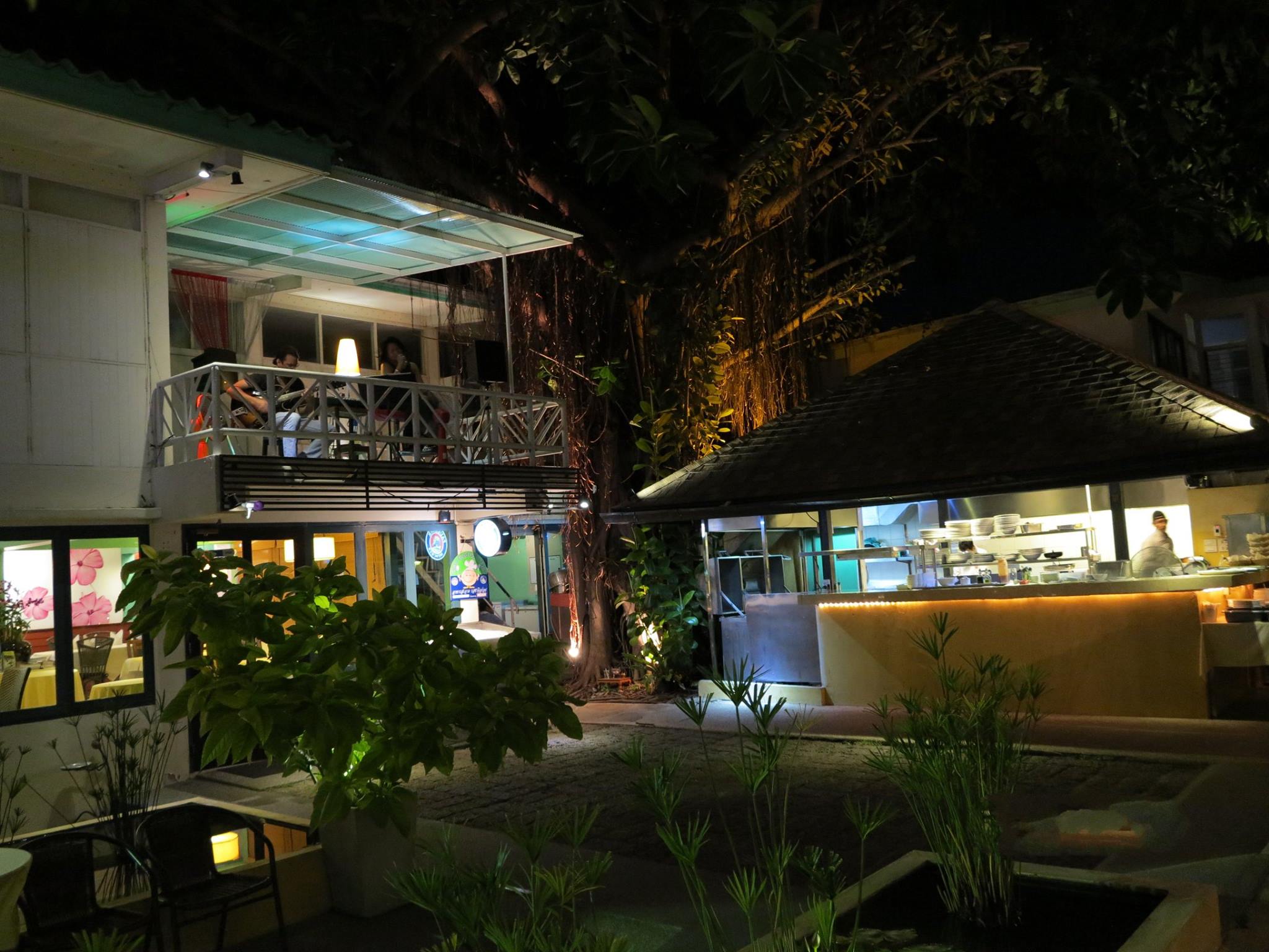 Coco51 Restaurant & Bar, by the Sea | Hua Hin