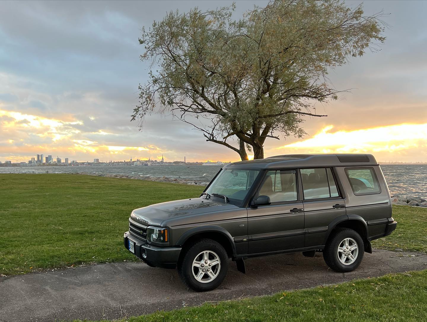 CSG Customs - FOR SALE. 2004 Discovery II. 7900€...