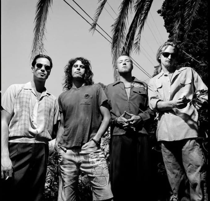 STONE TEMPLE PILOTS • • ON THIS DAY, November 20th, 1992 • • Live