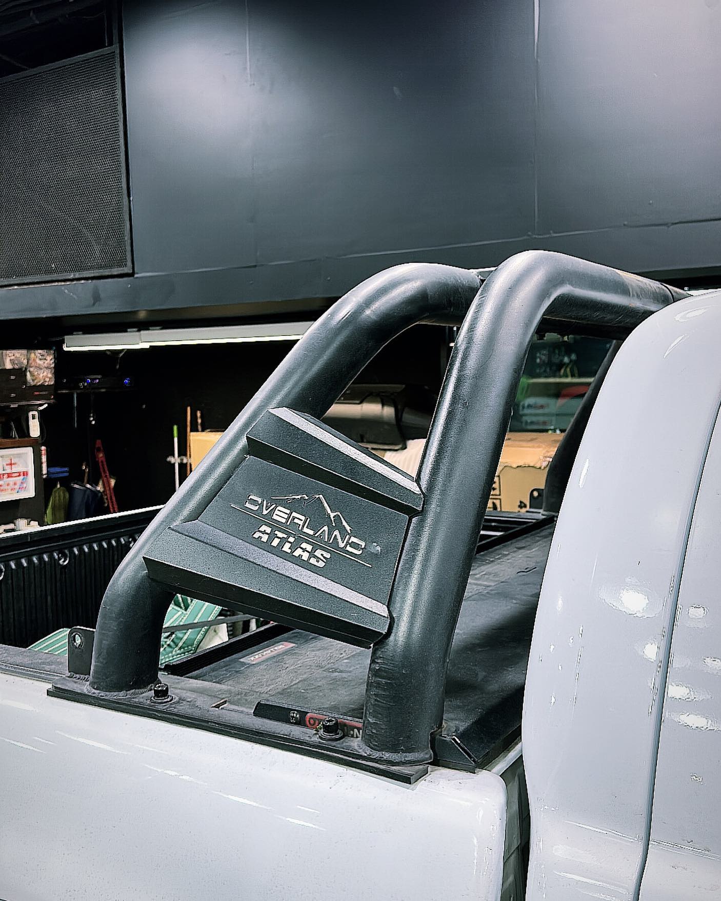 Ford Ranger - Overland roll bar 如有查詢請致電或WhatsApp: +852 69036904 Kelvin ...