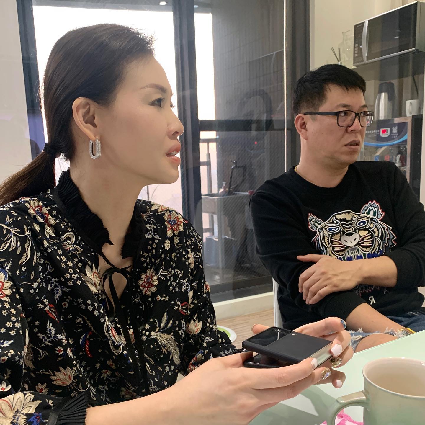 璽氏夫人 Maggie - #工作日常 距離朵璽十週年越來越近 夥伴們也是緊鑼密鼓的籌備當中... | Facebook